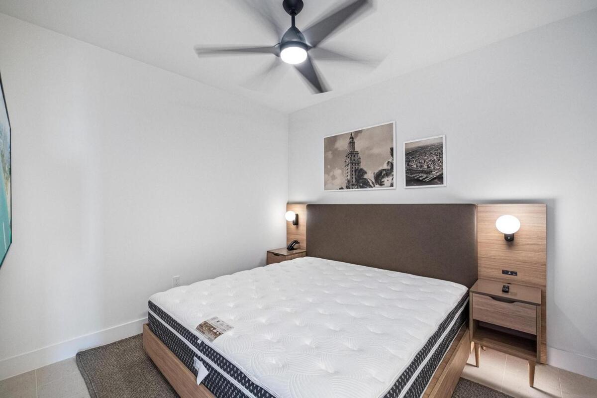 Phenomenal 1 Bed - Amazing Views Apartment *