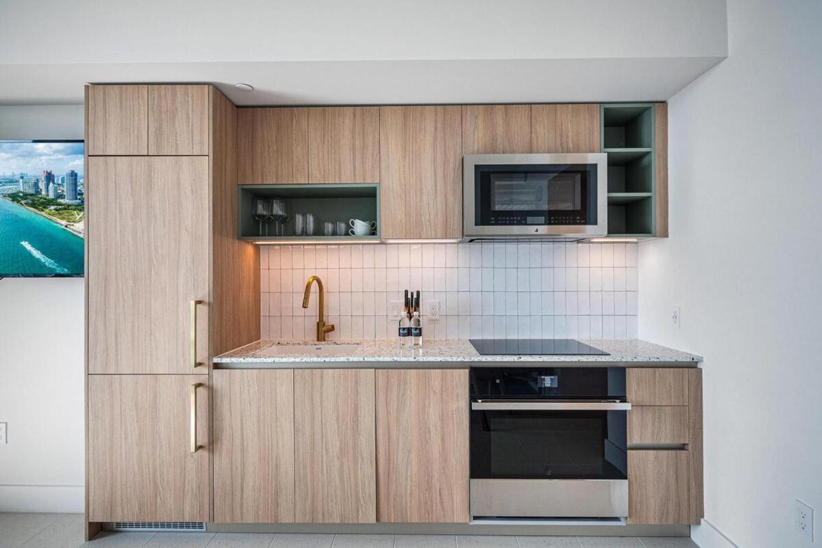 Phenomenal 1 Bed - Amazing Views Apartment